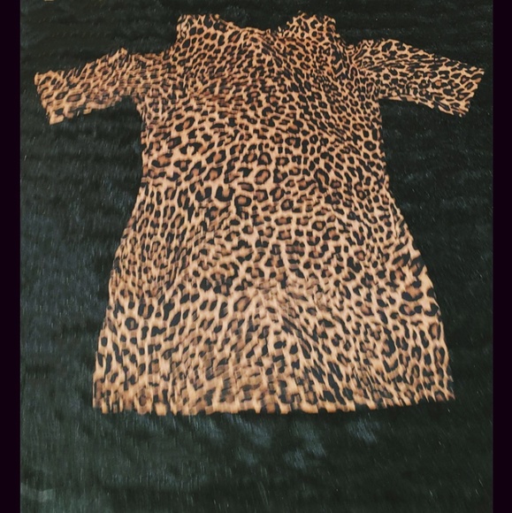 NWOT Cold shoulder tunic leopard top - Picture 2 of 4